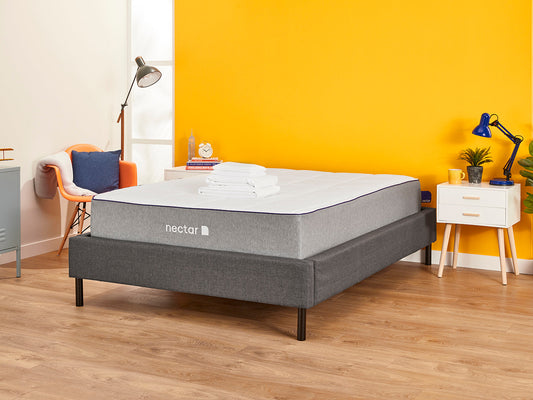 PLATFORM BED WITH HYBRID MATTRESS
